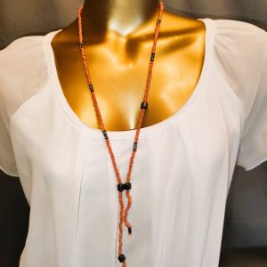 Lachsfarbene Farfalle Offene Perlenkette