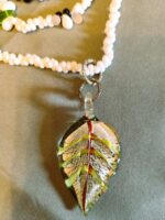Tropfen-Glasperlenkette mit Murano-Blattanhänger – Bild 3